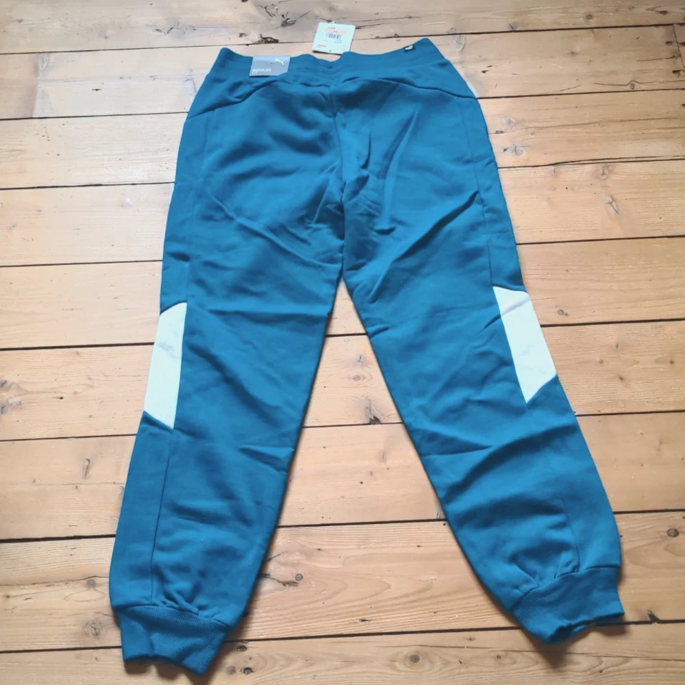 55-**NWT** Puma sweatpants - Picture 2 of 6